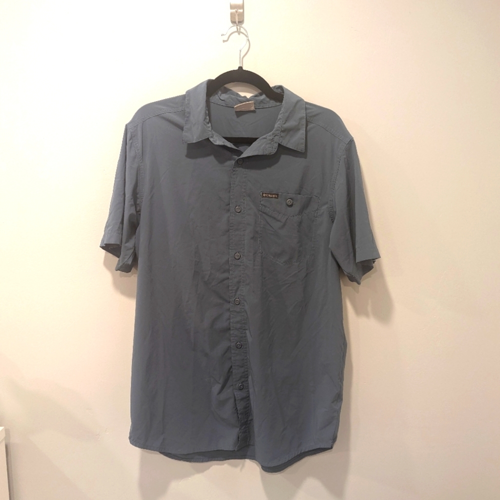 Columbia Short-Sleeve Button-Up shirt in blue